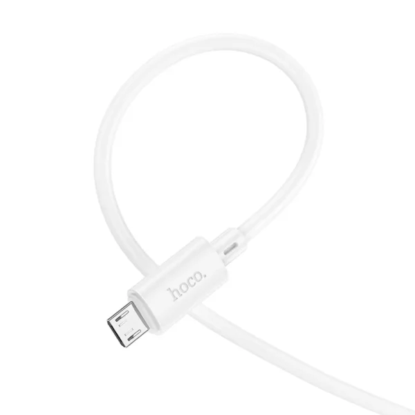 Câble Micro-USB blanc de la marque Hoco enroulé