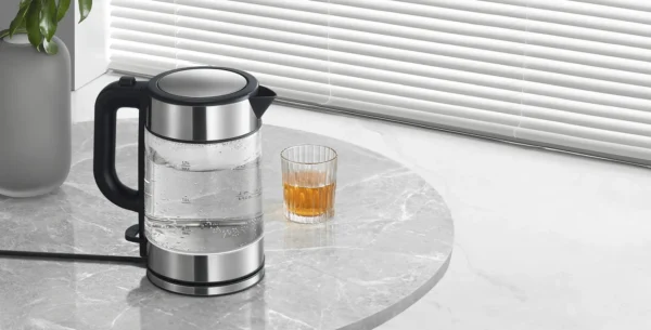 Bouilloire électrique en verre Xiaomi dans une cuisine